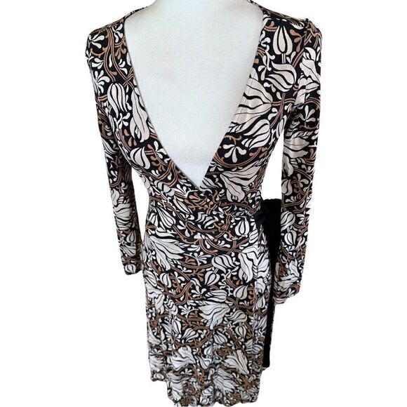 Diane Von Furstenberg Silk Wrap Dress Size 2 - Picture 4 of 6